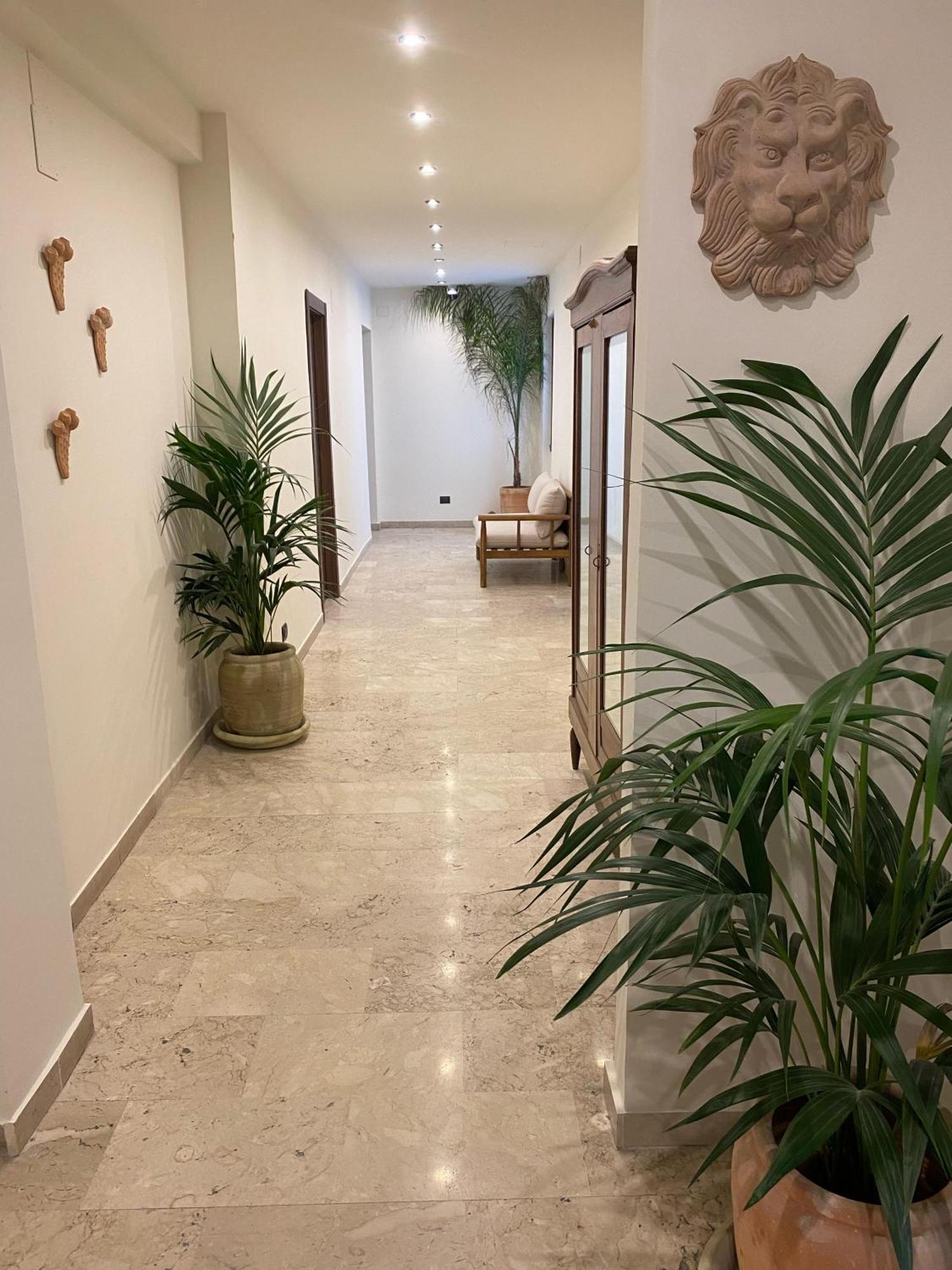Taga Suites CTA Exterior foto